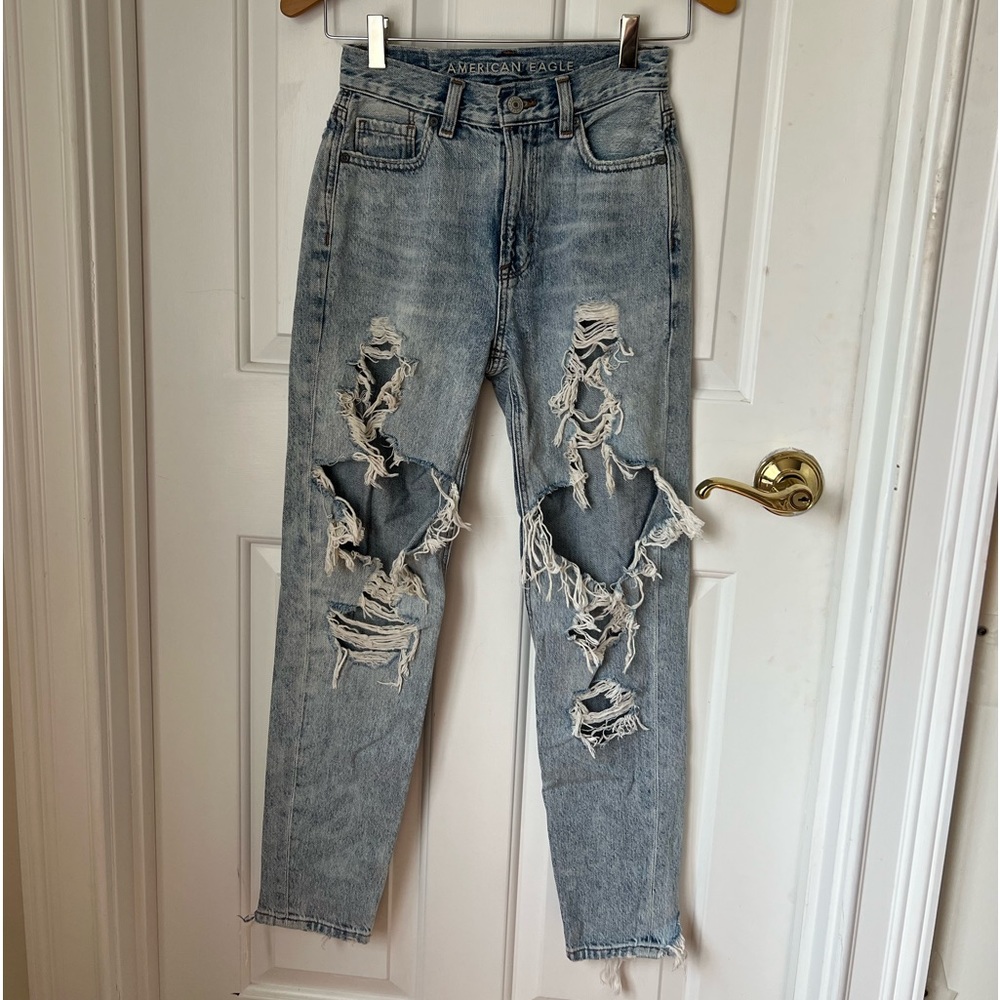 Ripped mom jeans!